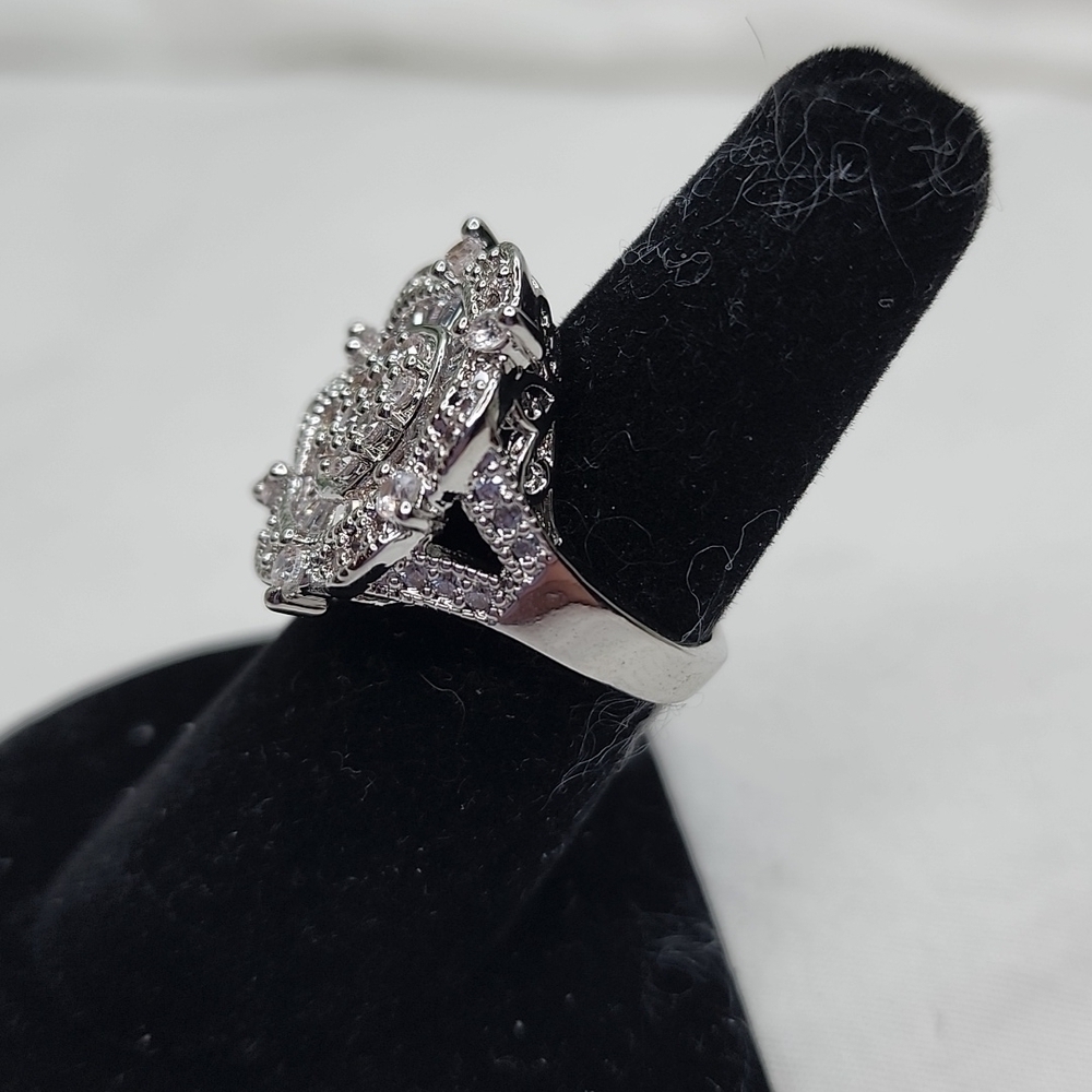 VINTAGE DIAMOND ART DECO RING - Picture 4 of 11